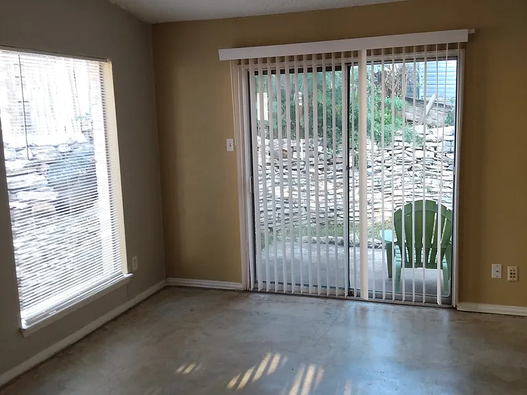 1908 Valley Hill Cir — Photo 10