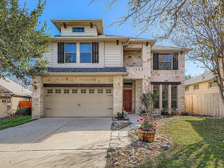 212 Great Circle Cv — Photo 1