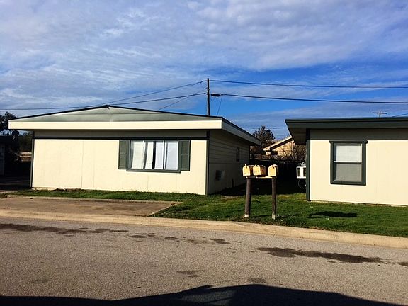 3rd image of 104 Oakland Dr