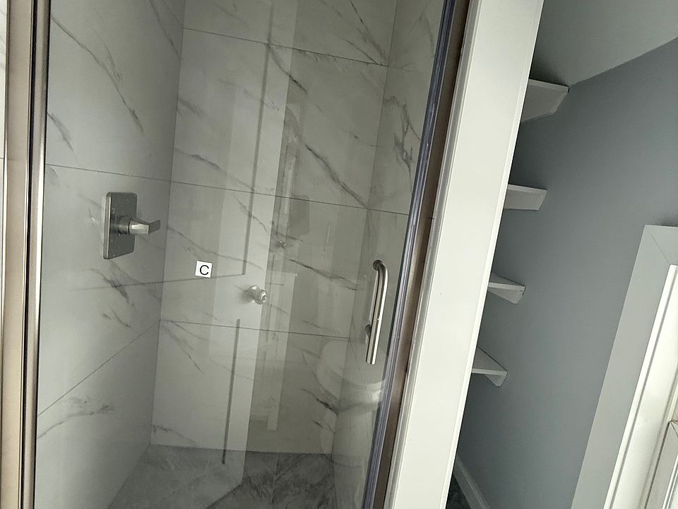 1st image of 146 Mulberry St Floor 2