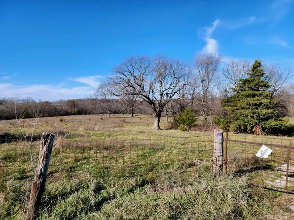 W 319th St, Paola, KS 66071