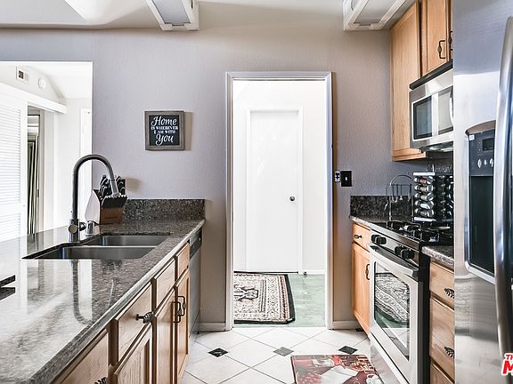5th image of 5440 Lindley Ave Unit 310