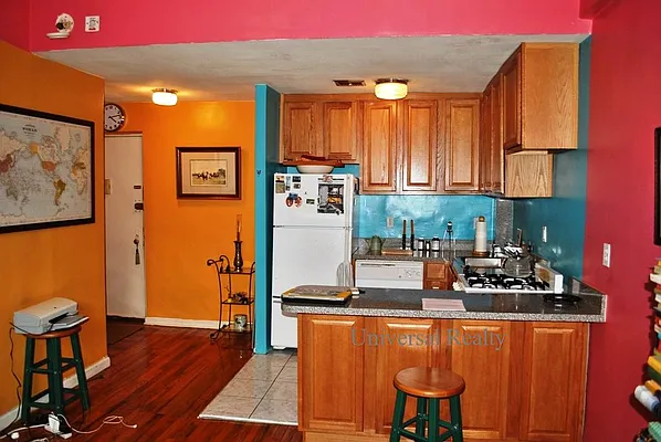 Sold by Universal Realty Group | media 19