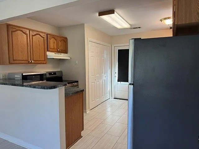 2 bed, 1.0 bath, 800 sqft, $1,275 — Photo 3
