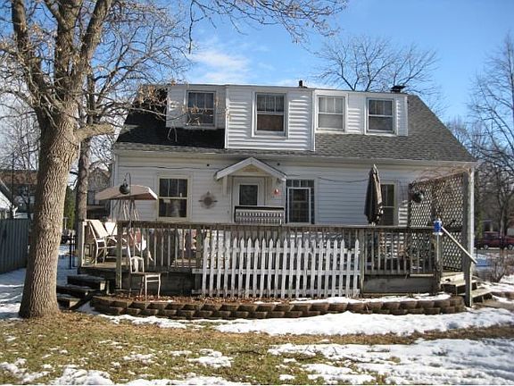 Entertainment size deck