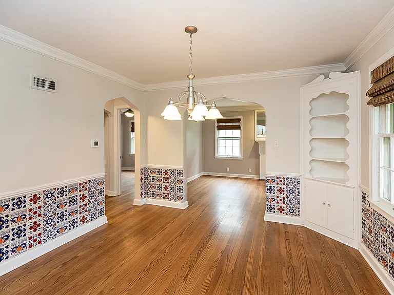 7915 Jarboe St — Photo 10