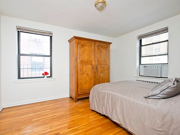 4th image of 50 E 8th St APT 4A