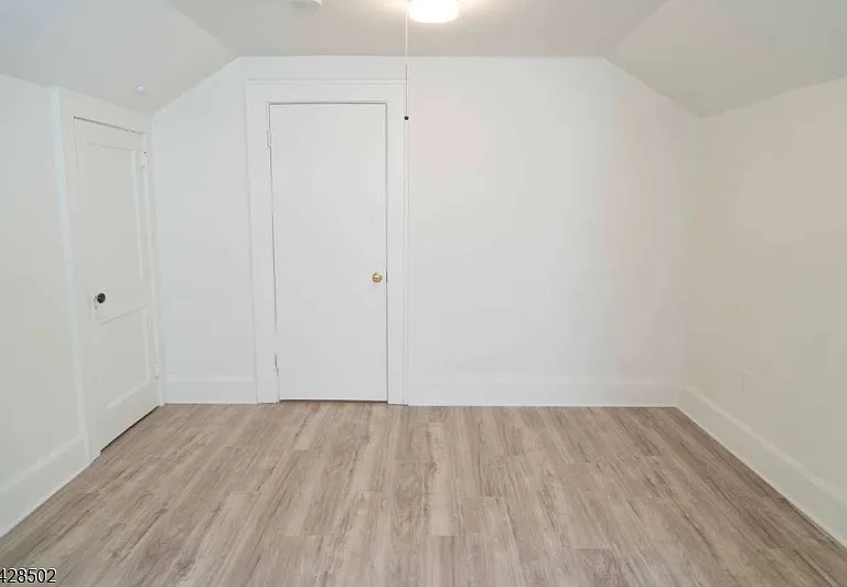 518 Monroe St #3 — Photo 13