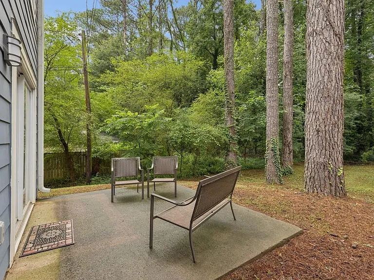 4930 Farmstead Ct NE — Photo 26