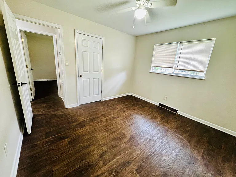310 Athens St — Photo 4