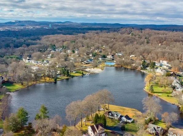 3 Lake Dr, Parsippany-Troy Hills Twp., NJ 07005