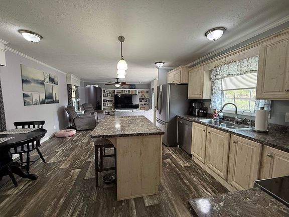 4th image of 3731 Sunflower Rd