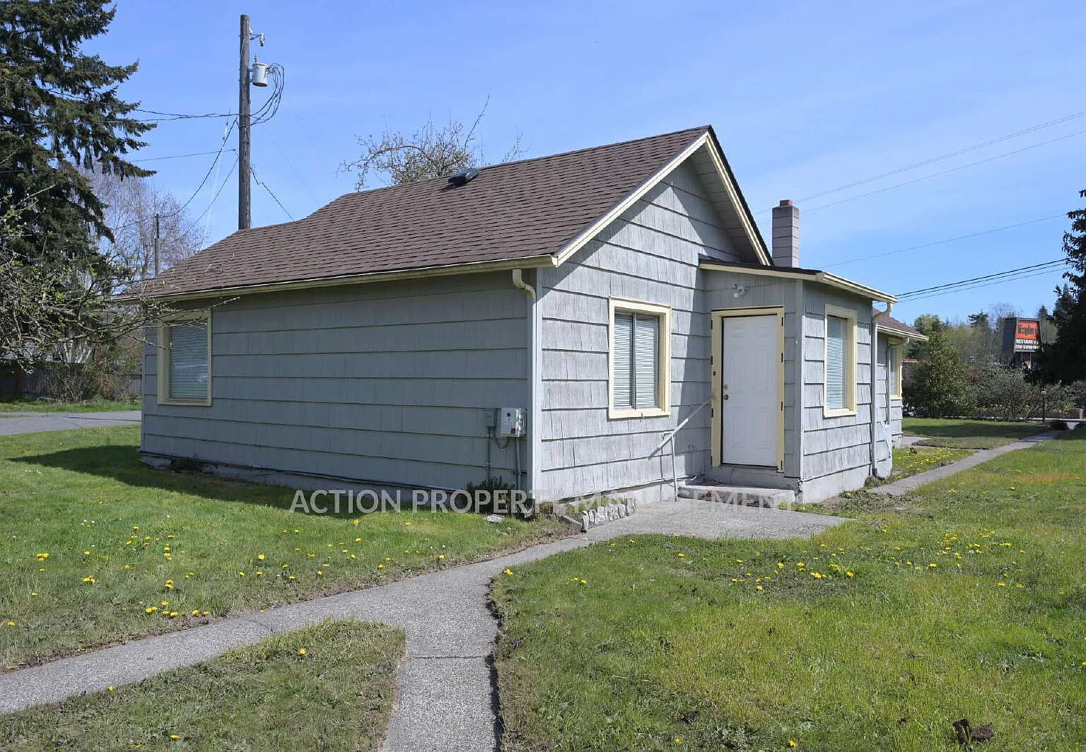 3 bed, 1.0 bath, 1196 sqft, $1,700 — Photo 3