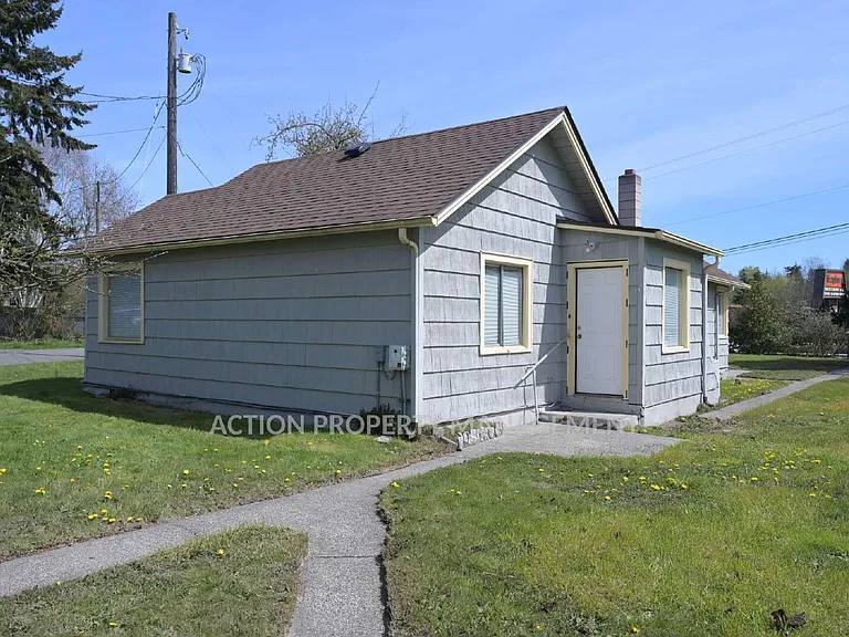 3208 E Mahogany St — Photo 3