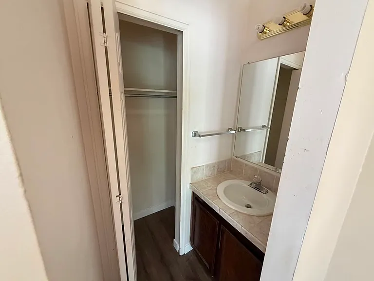964 S Pitkin Ct — Photo 13