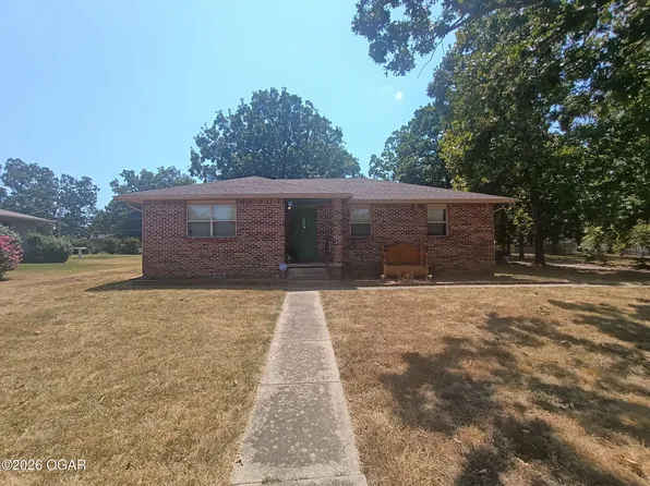 106 Anita Dr, Carl Junction, MO 64834