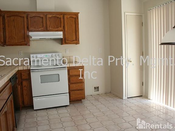 4th image of 4036 Sea Meadow Way