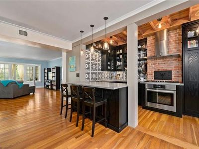 4506 J C Nichols Pkwy APT 3N, Kansas City, MO, 64111
