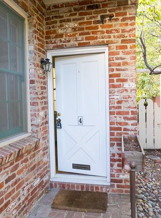 1st image of 151 Arroyo Ct APT 4