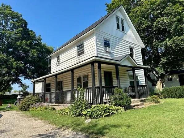 529 E Main St, Fennville, MI 49408