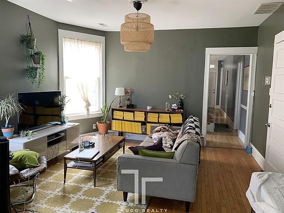 3rd image of 2418 N Lawndale Ave #2