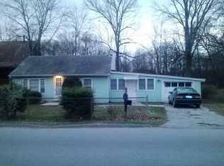 28 Pleasant Ln, Poughkeepsie, NY 12603