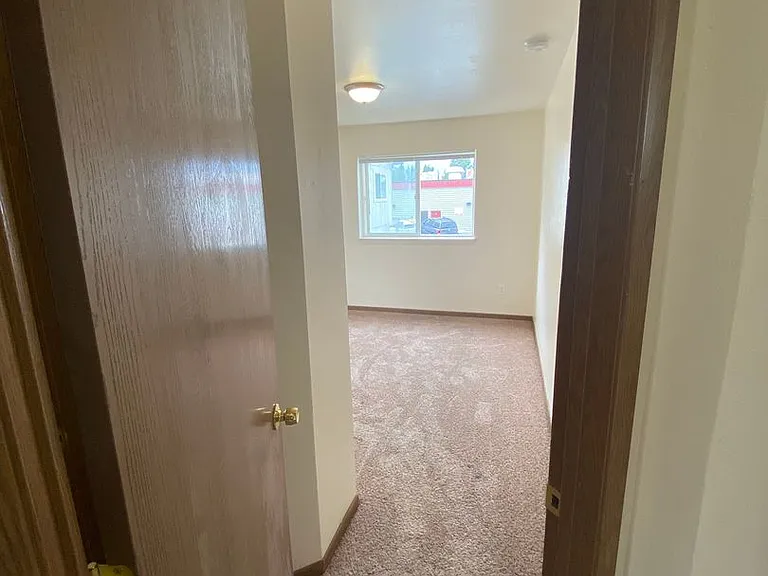 2415 Eureka St — Photo 14