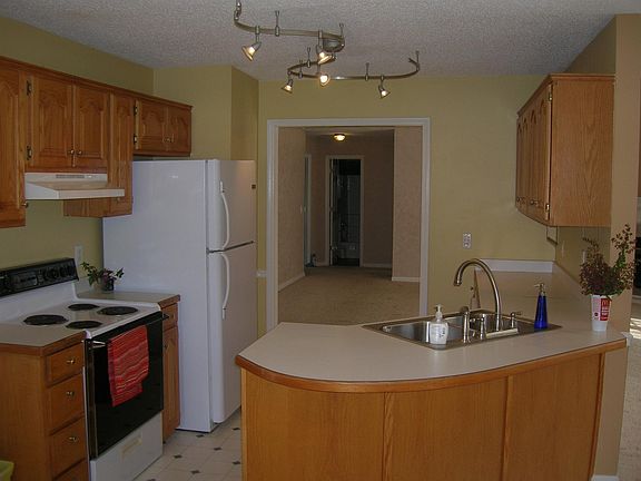5th image of 3011 Middleton Dr