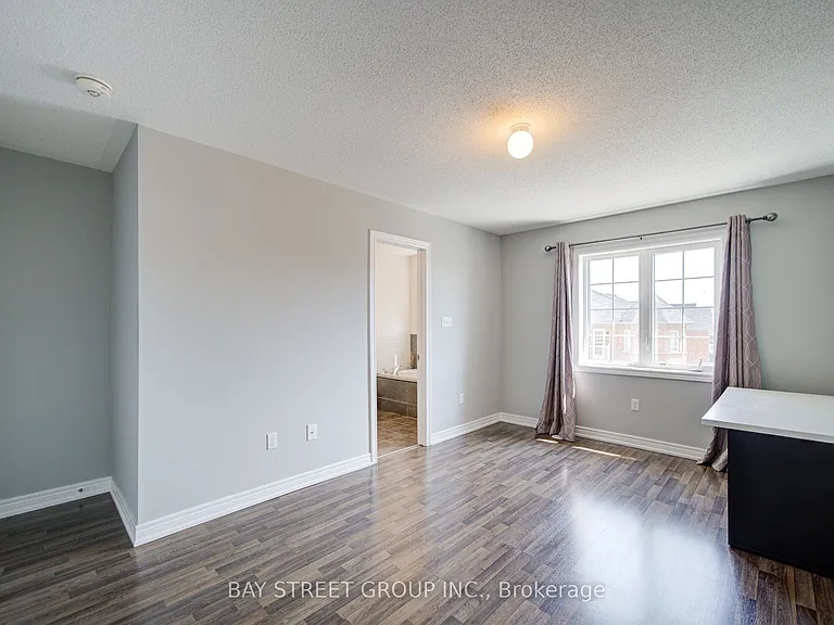 48 Roy Grove Way — Photo 17