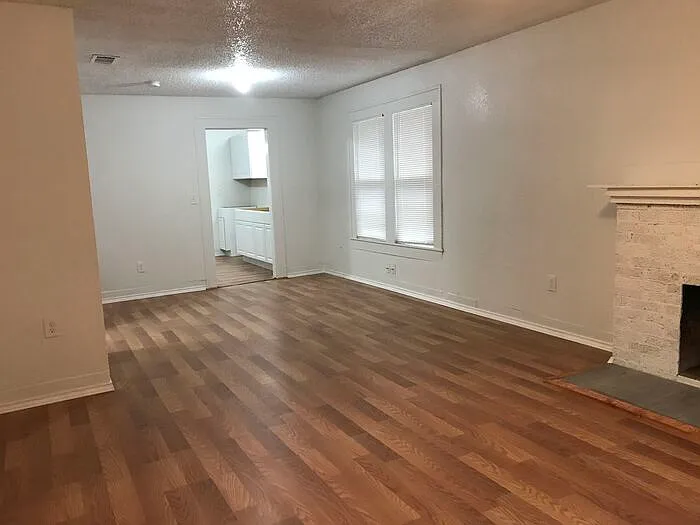 3634 Avenue N — Photo 2