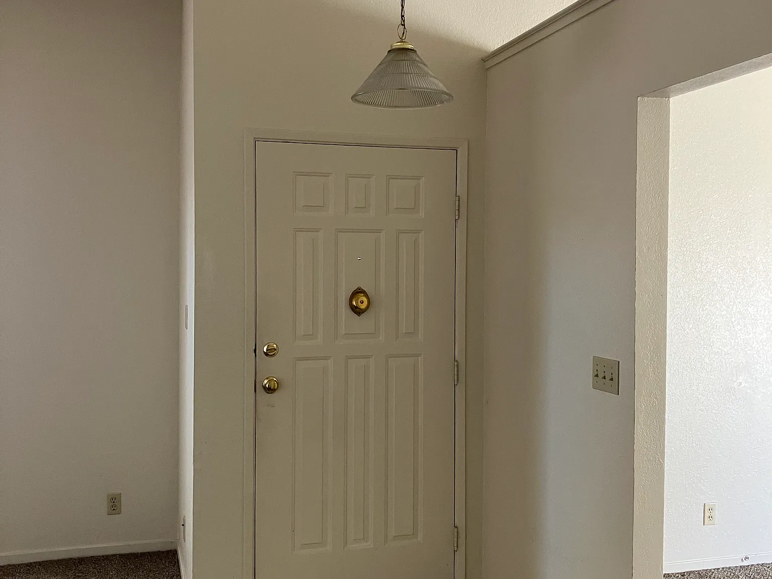 3 bed, 1167 sqft, $2,495 — Photo 2