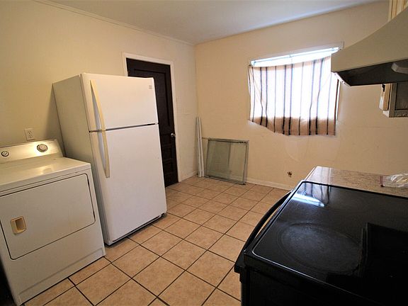 3rd image of 4926 Waters Pl