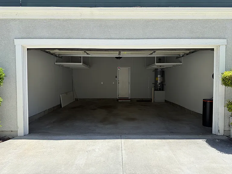 7414 Western Bay Dr — Photo 3