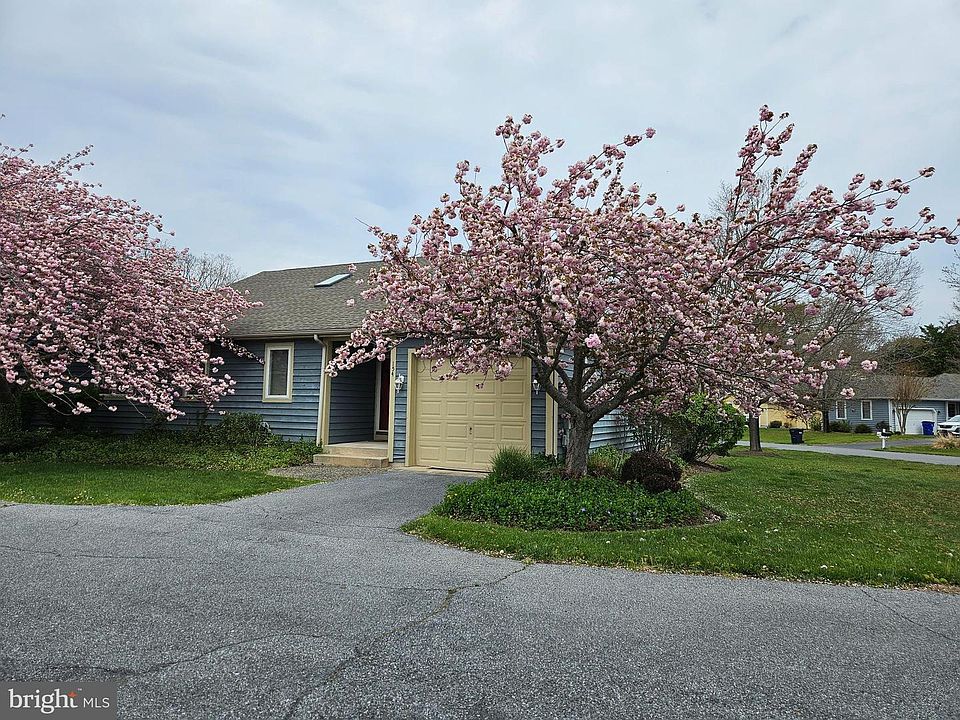 1st image of 154 Lakeside Dr