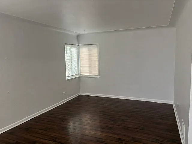 2 bed, 975 sqft, $1,900 — Photo 4
