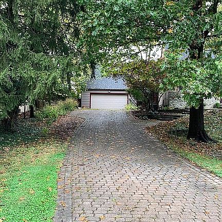 5th image of 276 W Riverglen Dr