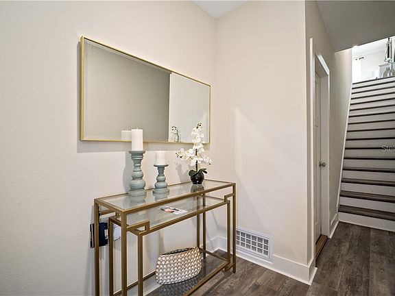 3rd image of 1295 Savona Dr NE