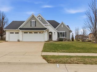 6478 Spring Creek Dr, Bettendorf, IA 52722