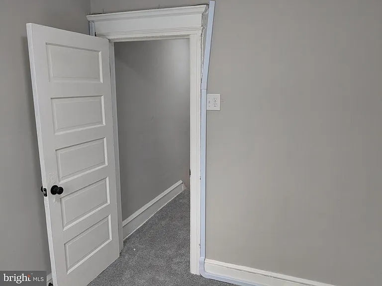 1261 Chase St — Photo 18