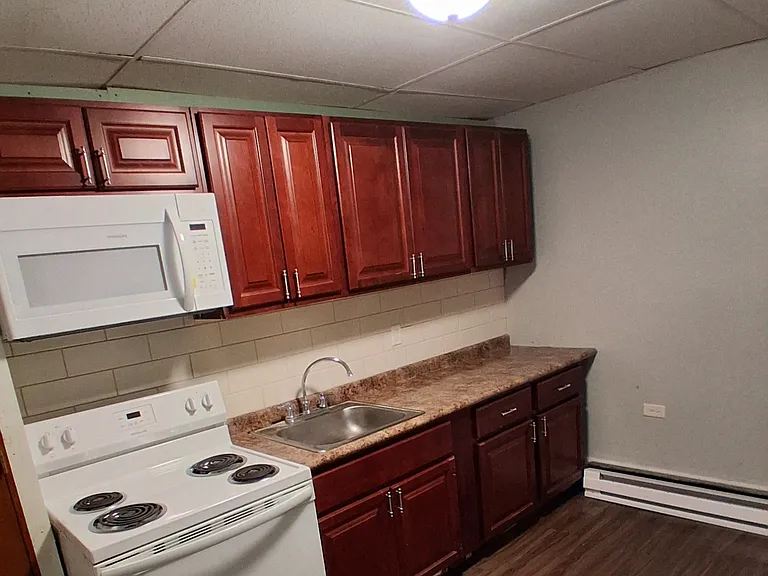 909 Mahantongo St #1 — Photo 13