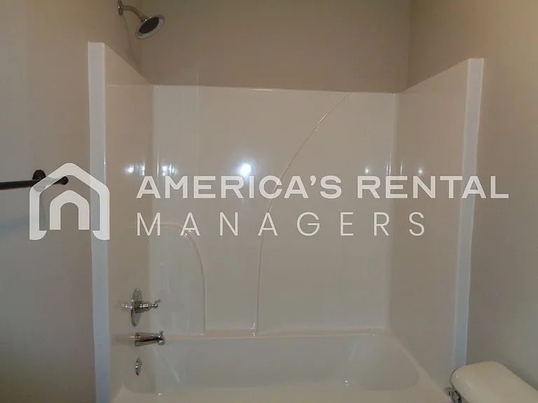 17645 Wallace Chapel Ln — Photo 11