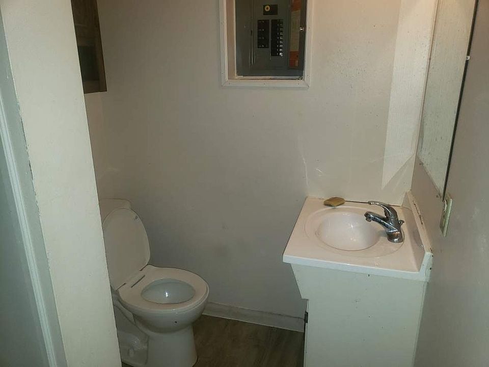 2nd image of 2001 S 7th St #15