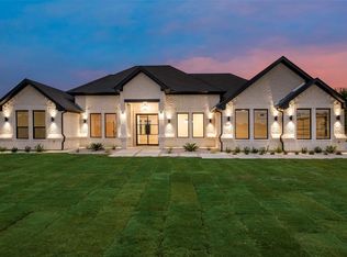 1011 Encino Ct, Wills Point, TX 75169