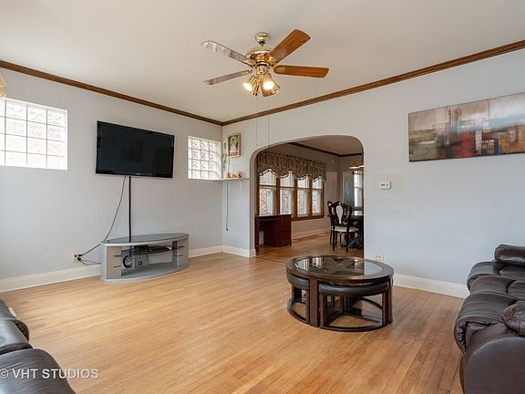 3rd image of 4838 N Lowell Ave