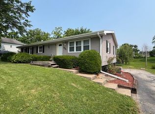 821 Vine St, Macon, MO 63552