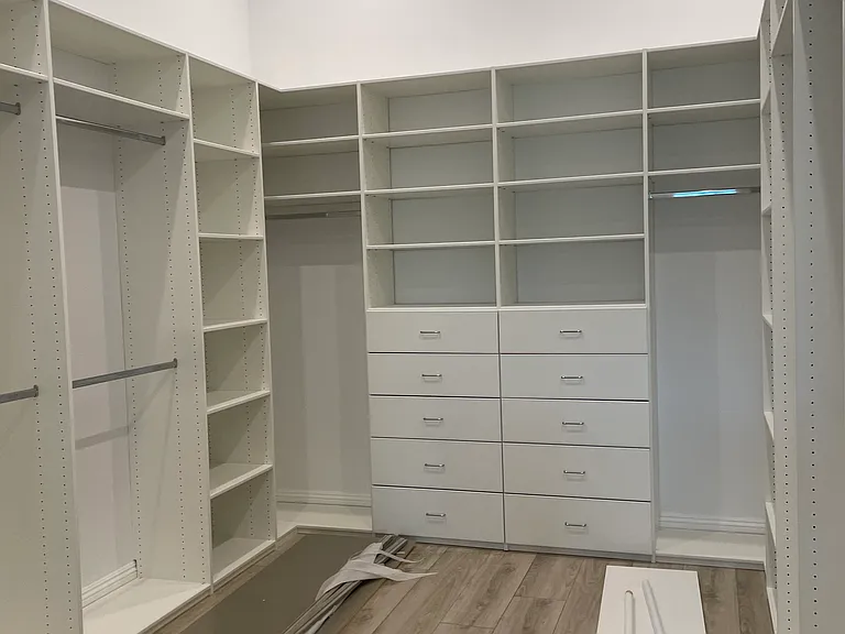 22518 Clarendon St — Photo 36
