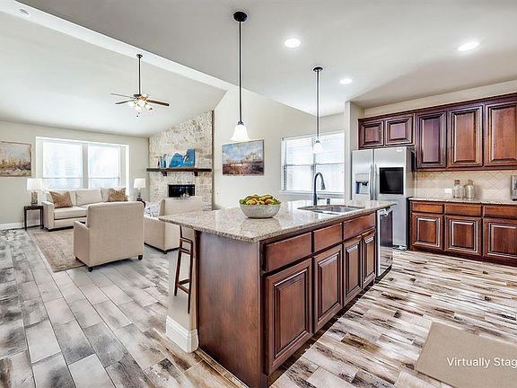 3rd image of 4909 Ambergate Ln