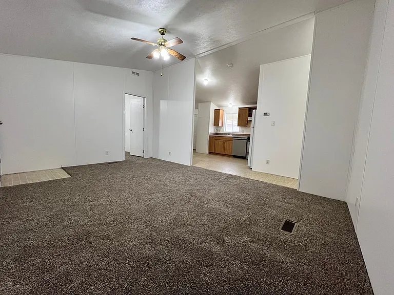 7826 E Juanita Ave — Photo 3