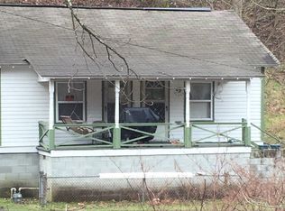 198 Carter Ave, Powellton, WV 25161