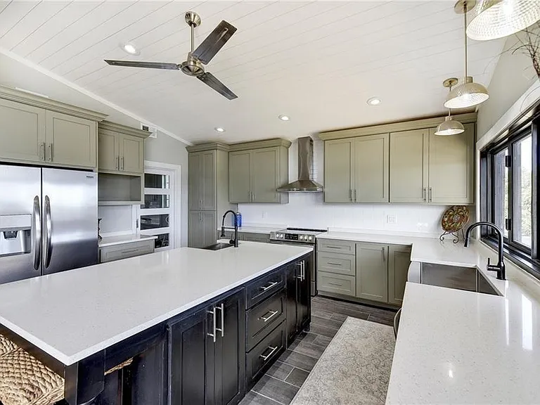 713 Nomad Dr — Photo 9